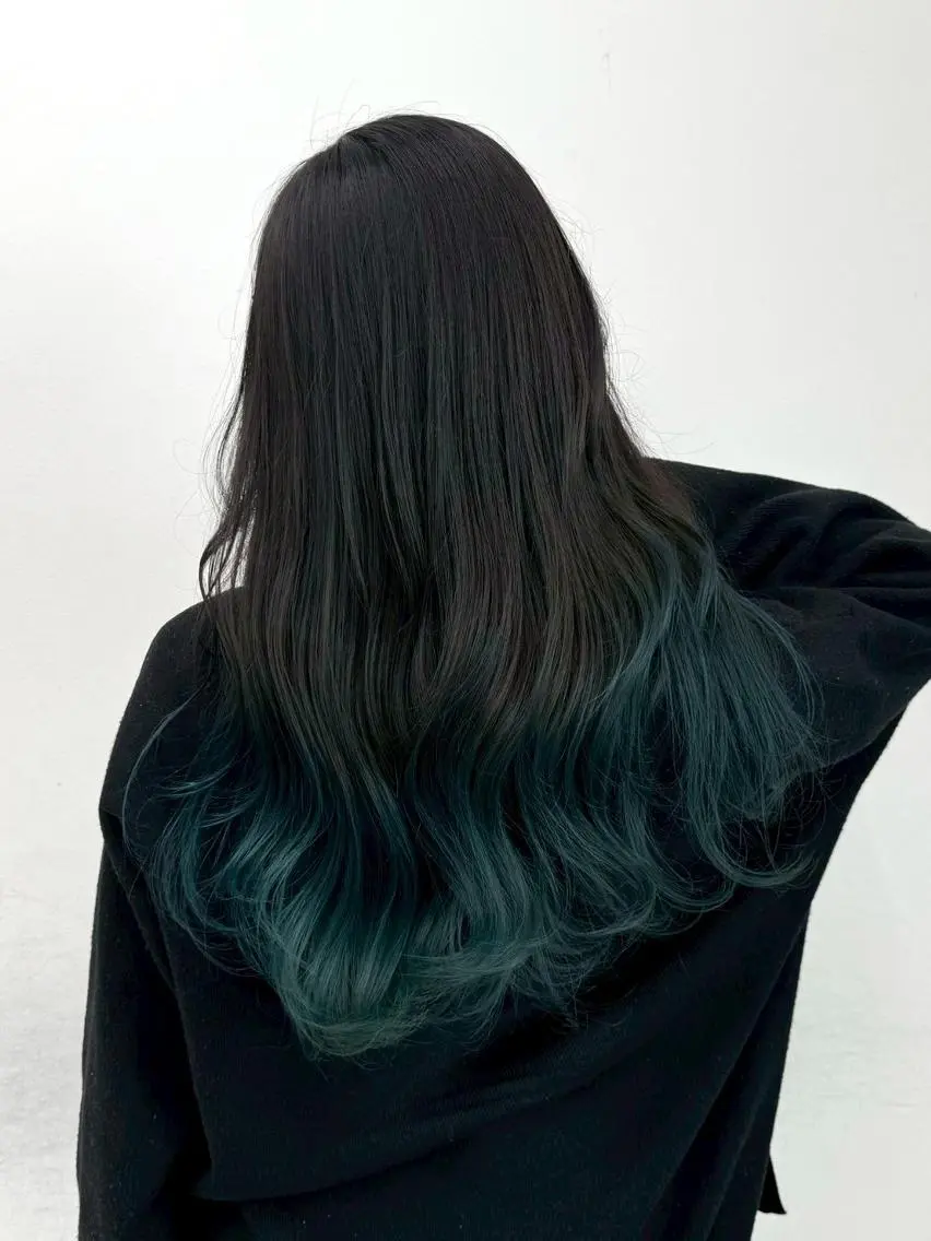 カラー ロング アディクシーカラー アッシュ ブルーカラー ダークアッシュ グレージュ ヘアカラー 【公式】amble luxe 中野のヘアスタイル