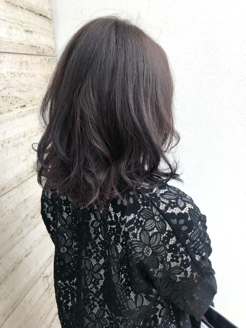 ミディアム カラー ブリーチ ブリーチなしカラー パープルカラー ヤマモト マイのヘアスタイル