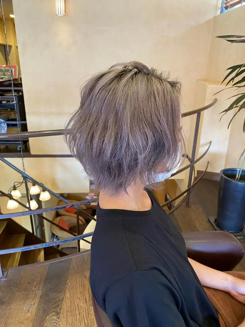 ショート カラー ラベンダーカラー ラベンダーグレー 太田 康治のヘアスタイル