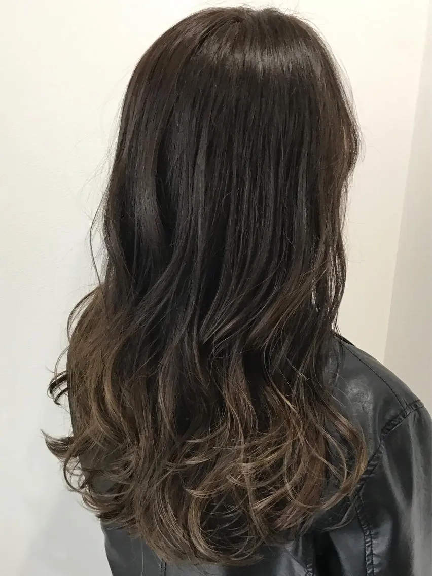 ロング カラー グラデーションカラー 外国人風カラー 若杉 諒のヘアスタイル