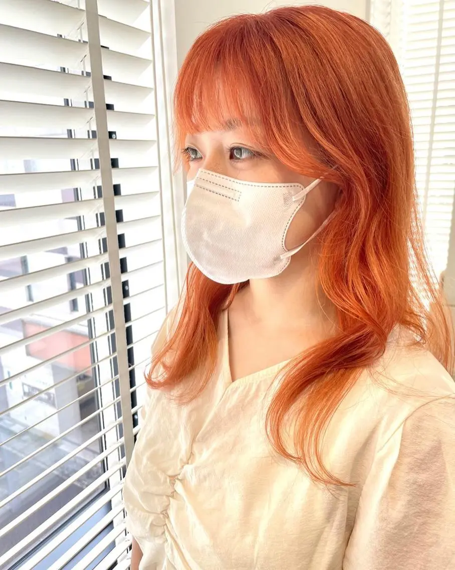 ミディアム カラー パーマ ヘアアレンジ メンズ キッズ ネイル マツエク・マツパ メンズハイトーン ハイトーンカラー オレンジ カラーマツエク オレンジ 🫧垢抜けヘア🫧 SHIORIのヘアスタイル