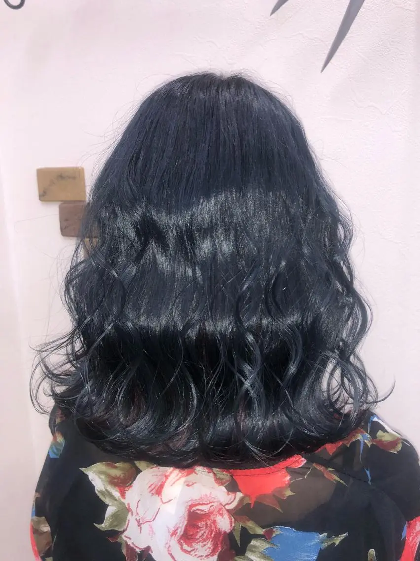 ミディアム カラー ネイビーカラー ヘアカラー トリートメント MAKO ❤️🔥NEXTのヘアスタイル