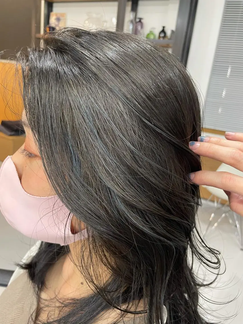 ロング カラー ハイライトカラー ネイビーカラー ハイライト しの　ゆきの THE REMMYのヘアスタイル