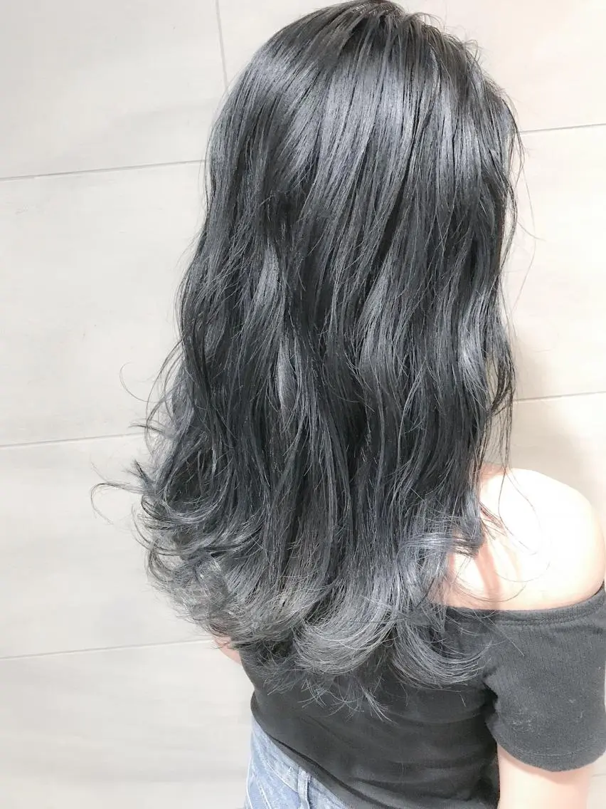 ミディアム カラー アッシュ ブリーチ ブルーカラー ブルーアッシュ ヘアカラー BOX mico.のヘアスタイル