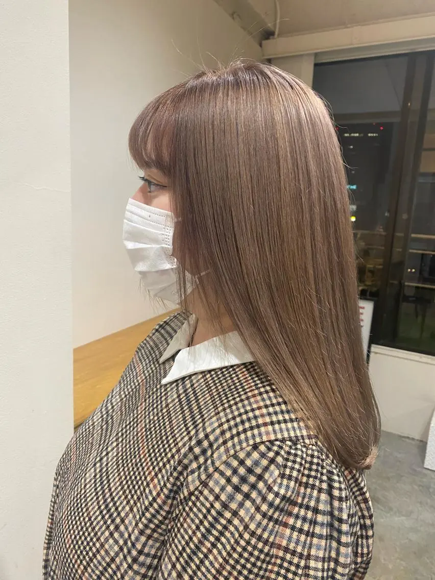 セミロング カラー ベージュカラー ミルクティーベージュ KAREN🕊️ 大宮美容室のヘアスタイル
