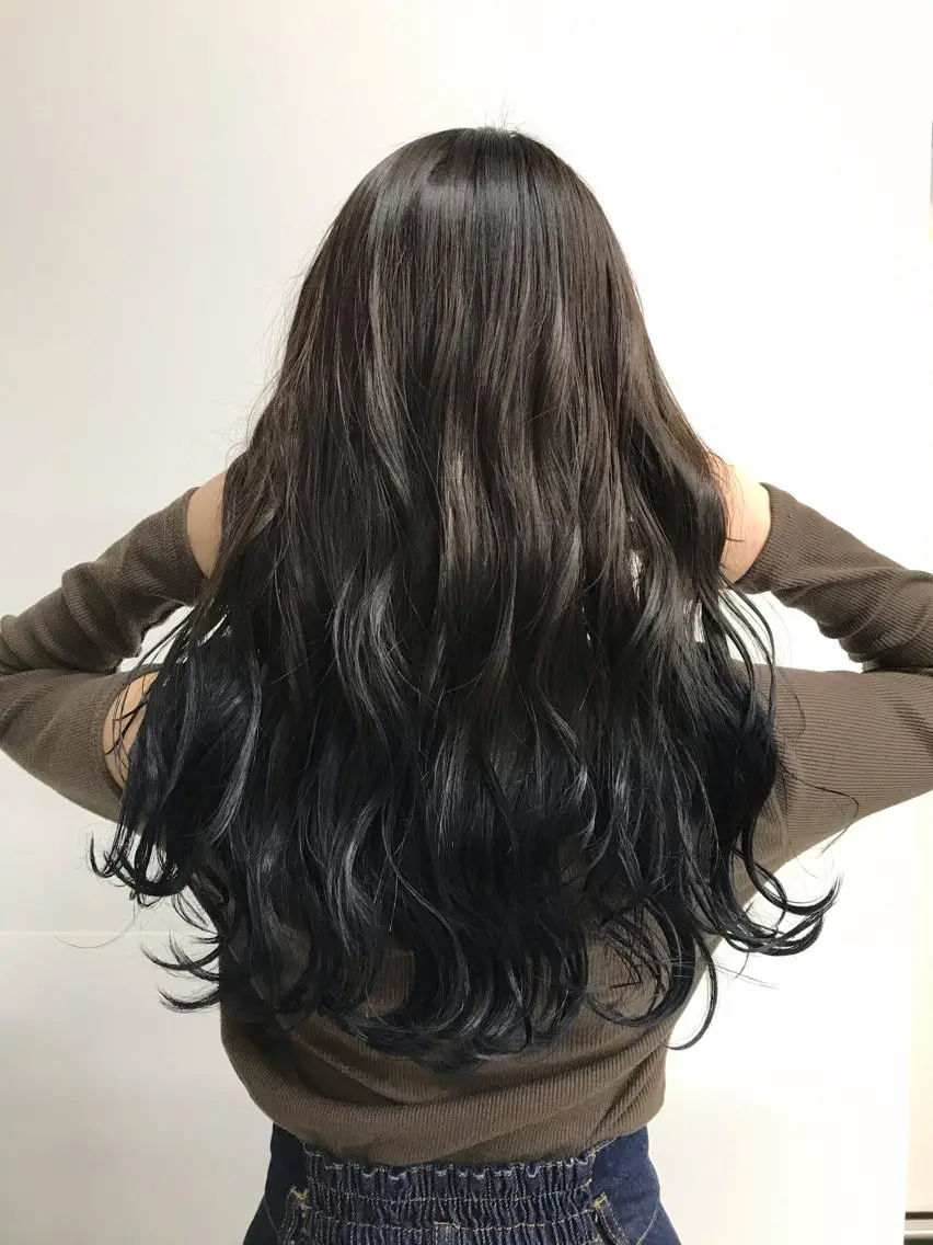 セミロング ヘアカラー 横山 奈央のヘアスタイル