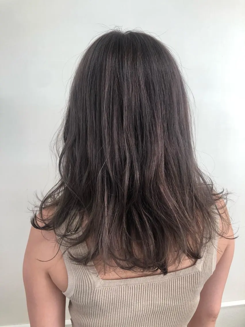 セミロング エクステ ハイトーン 💭黒崎ハルカのヘアスタイル