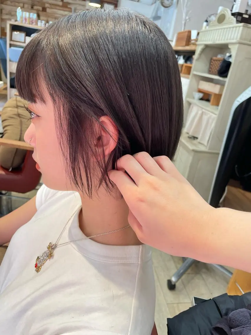 ショート カラー ブリーチ ボブ 伸ばしかけ カット ✨横須賀髪質改善✨️ 加藤 百音のヘアスタイル