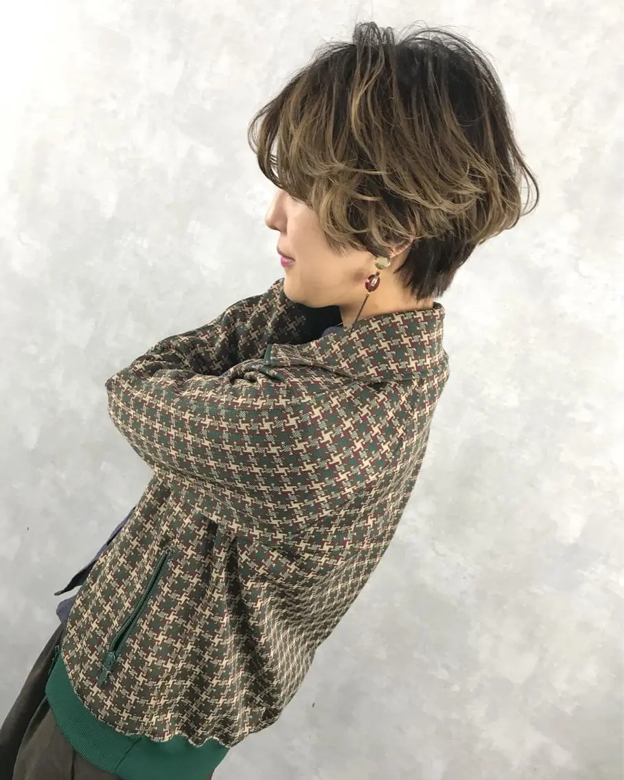 ショート カラー TOMOYA/ ショート、レイヤーのヘアスタイル