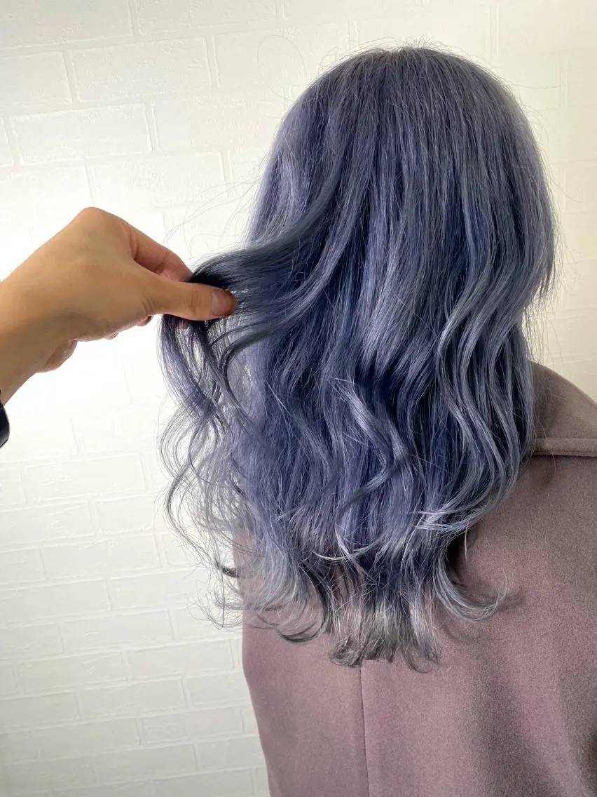 セミロング カラー ヘアカラー ブリーチカラー特化 U-topia小島のヘアスタイル