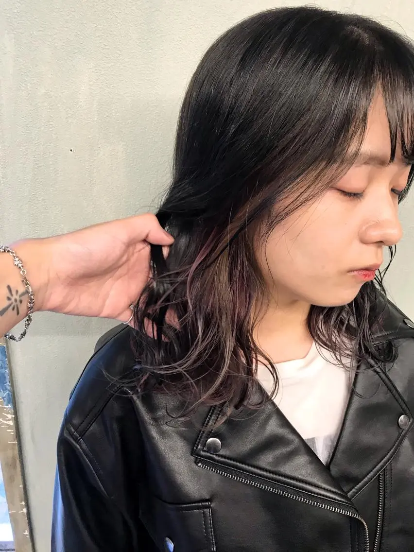 セミロング カラー パーマ ヘアアレンジ メンズ メンズインナーカラー イヤリングカラー インナーカラー kobayashi $hogoのヘアスタイル