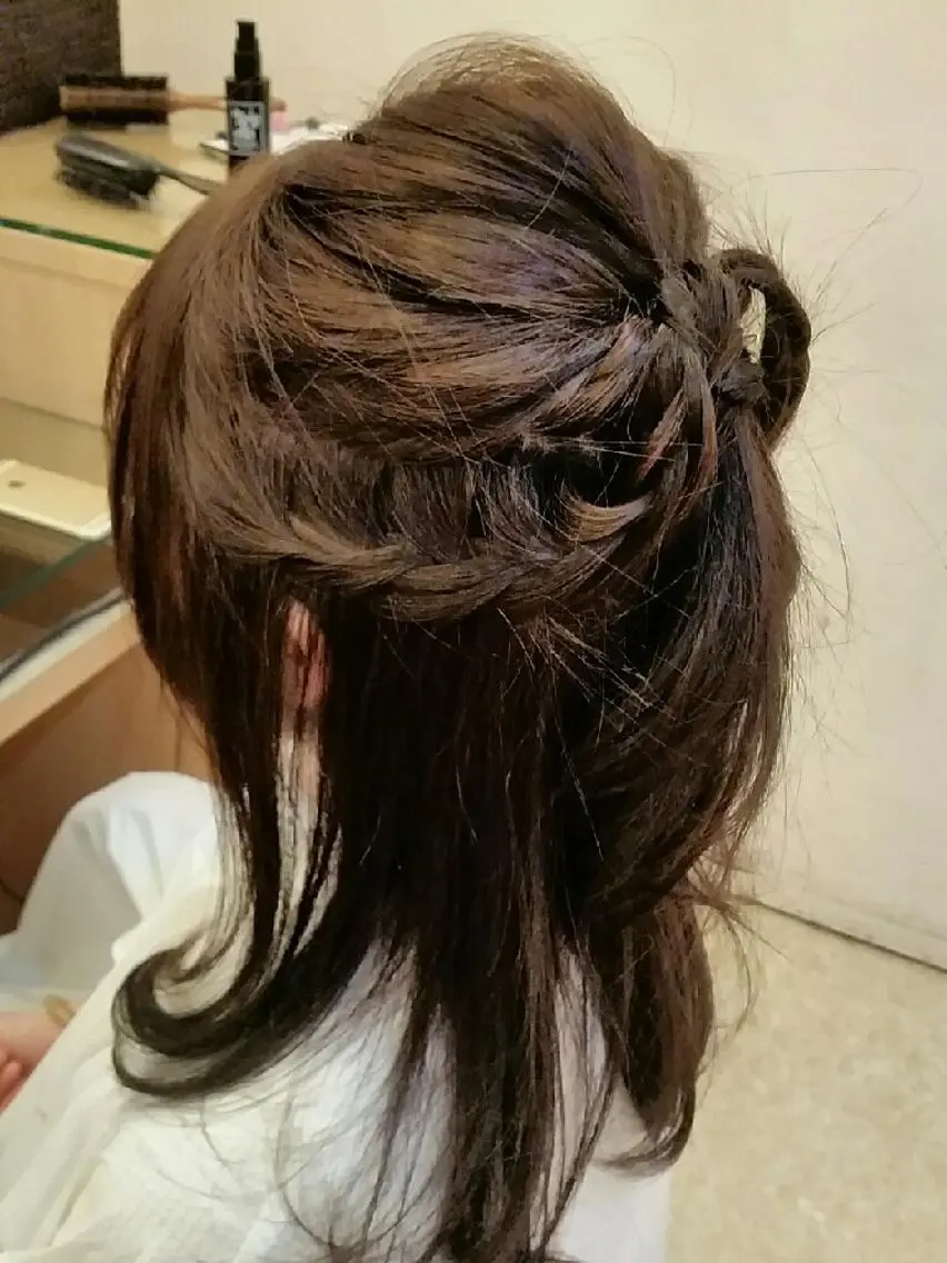 ヘアアレンジ ハーフアップ 美谷添（ミヤゾエ） まどか大人ヘアサロンのヘアスタイル