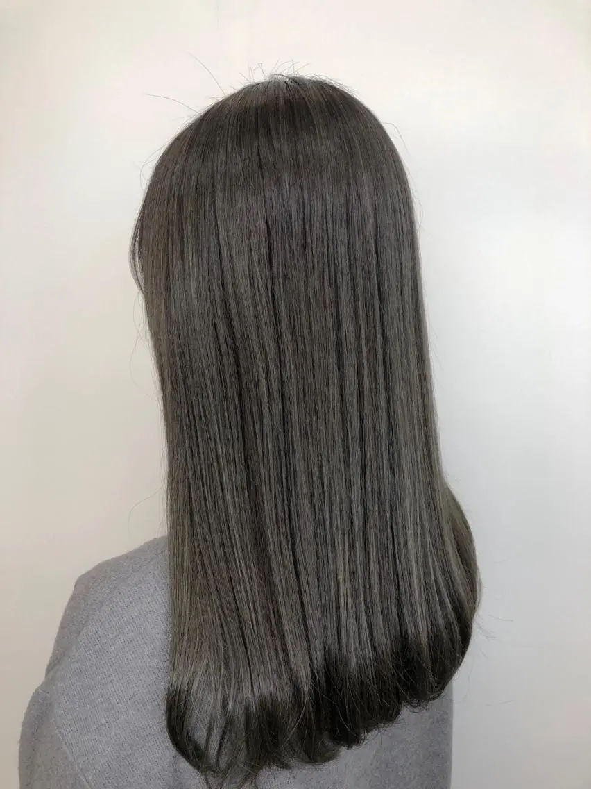セミロング カラー グレージュ オリーブグレージュ オリーブグレー トリートメント 【透明感、艶髪】西村 有司のヘアスタイル