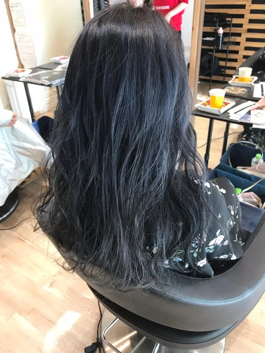 セミロング カラー ブルーカラー ブルージュ ヘアカラー 大久保 隆蔵のヘアスタイル