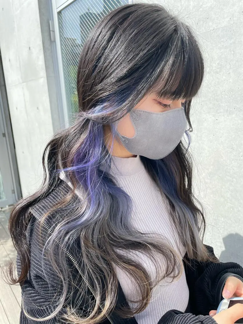 ロング カラー インナーカラー 推し ブリーチ 髪質改善のヘアスタイル