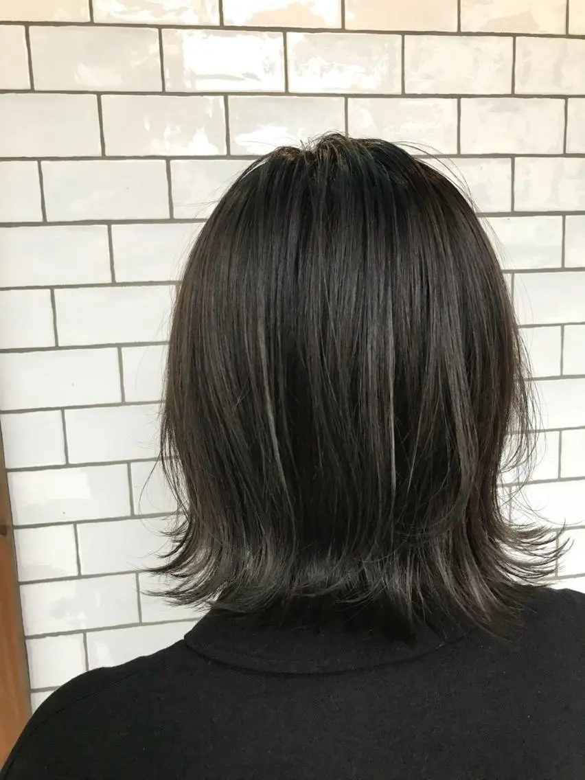 ショート カラー ブルーカラー ブルージュ 外ハネヘア 竹嶌 健吾のヘアスタイル