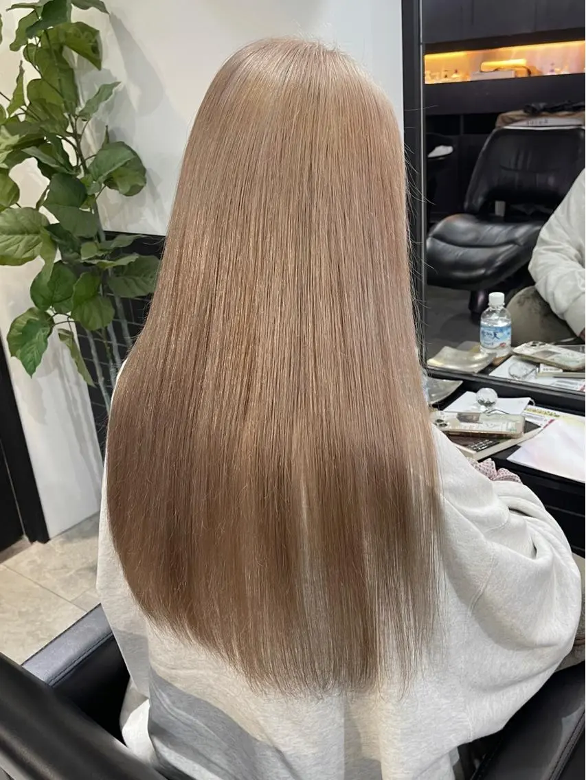 セミロング ハイトーンブリーチ 土坂 由志【京都】のヘアスタイル