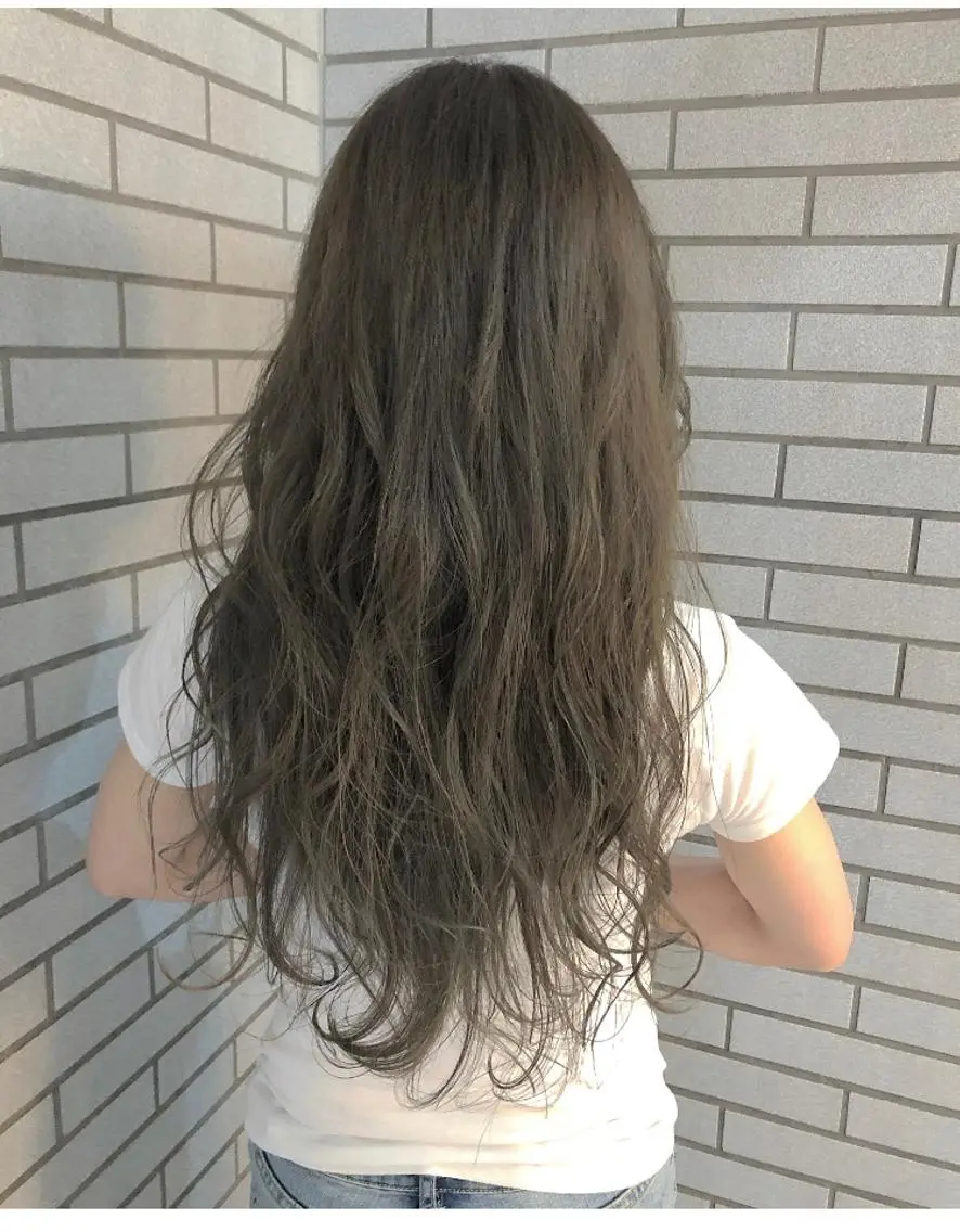 ロング カラー アディクシーカラー ベージュカラー ブリーチ ダブルカラー ハイライトカラー 中村 よしひでのヘアスタイル
