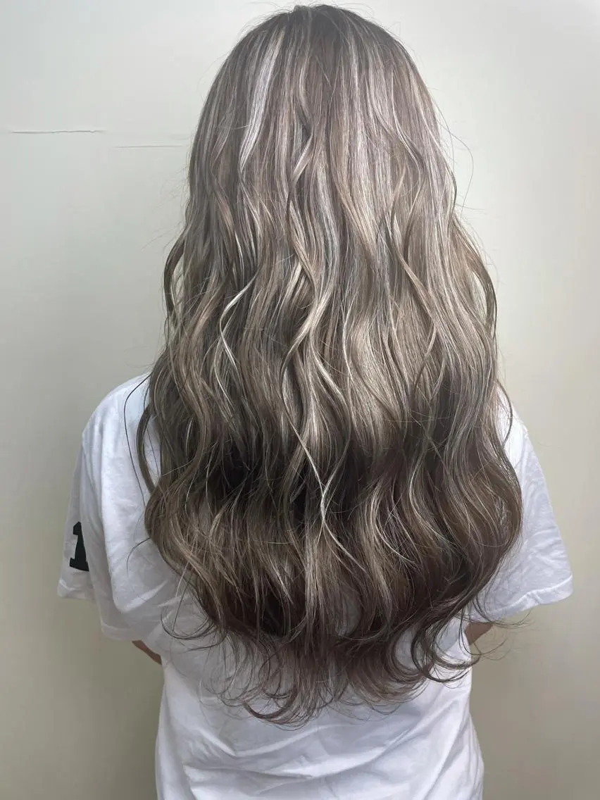 ロング カラー ハイライトカラー ハイライト カット ヘアカラー WEST OLAND加藤圭介のヘアスタイル