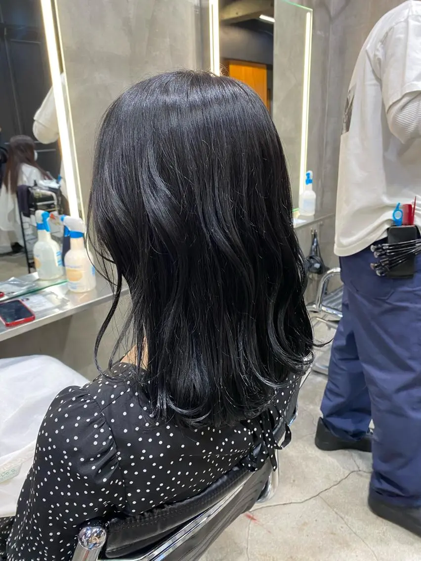 セミロング カラー 黒髪 ブルーカラー ブルーブラック 透明感カラー 透明感カラー🌿 グレージュ🐺陽介のヘアスタイル
