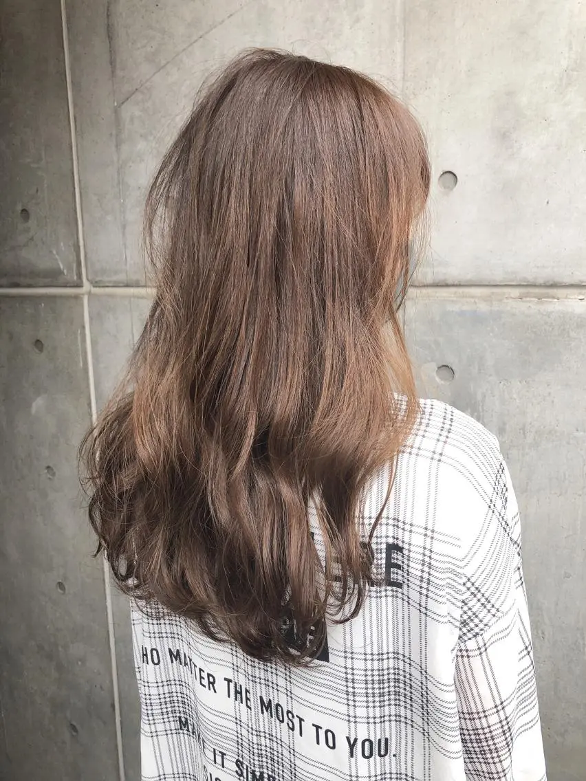 セミロング レイヤーカット 小山 悠のヘアスタイル