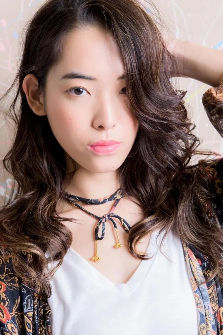 ミディアム 小林 永佳のヘアスタイル