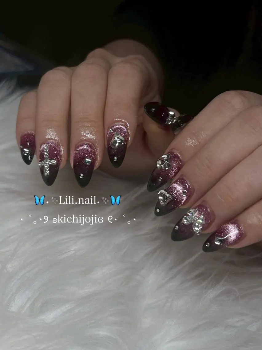 ネイル ハンドネイル フットネイル lili.nail y2k/長さ出しのネイルデザイン