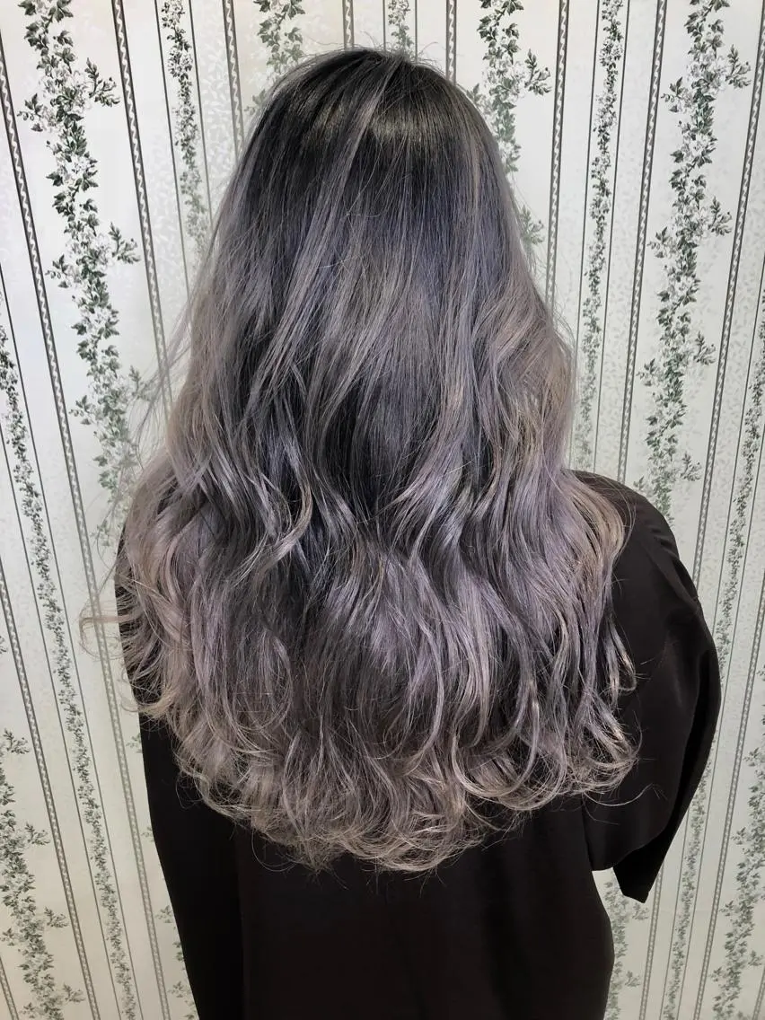 ロング LOOP hairのヘアスタイル