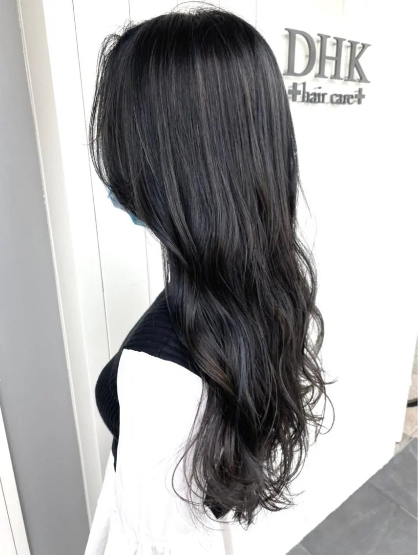 ロング カラー ハイライトカラー ハイライト 西村 美羽のヘアスタイル