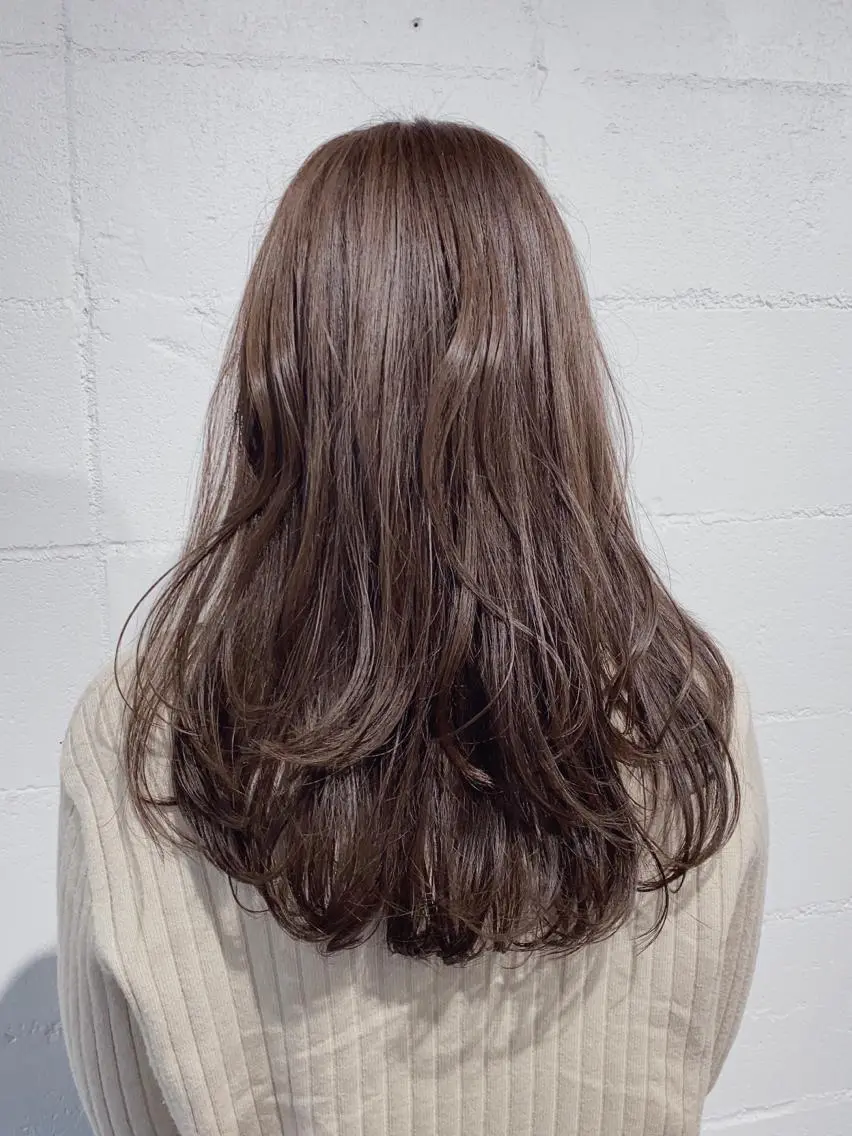ロング アッシュ アッシュグレー アッシュグレージュ ロング ショート・ウルフ✂︎ 安住有咲子のヘアスタイル