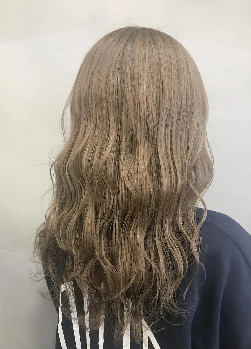 カラー ロング グレージュ ミルクティーグレージュ ANGELICA JR和歌山店のヘアスタイル
