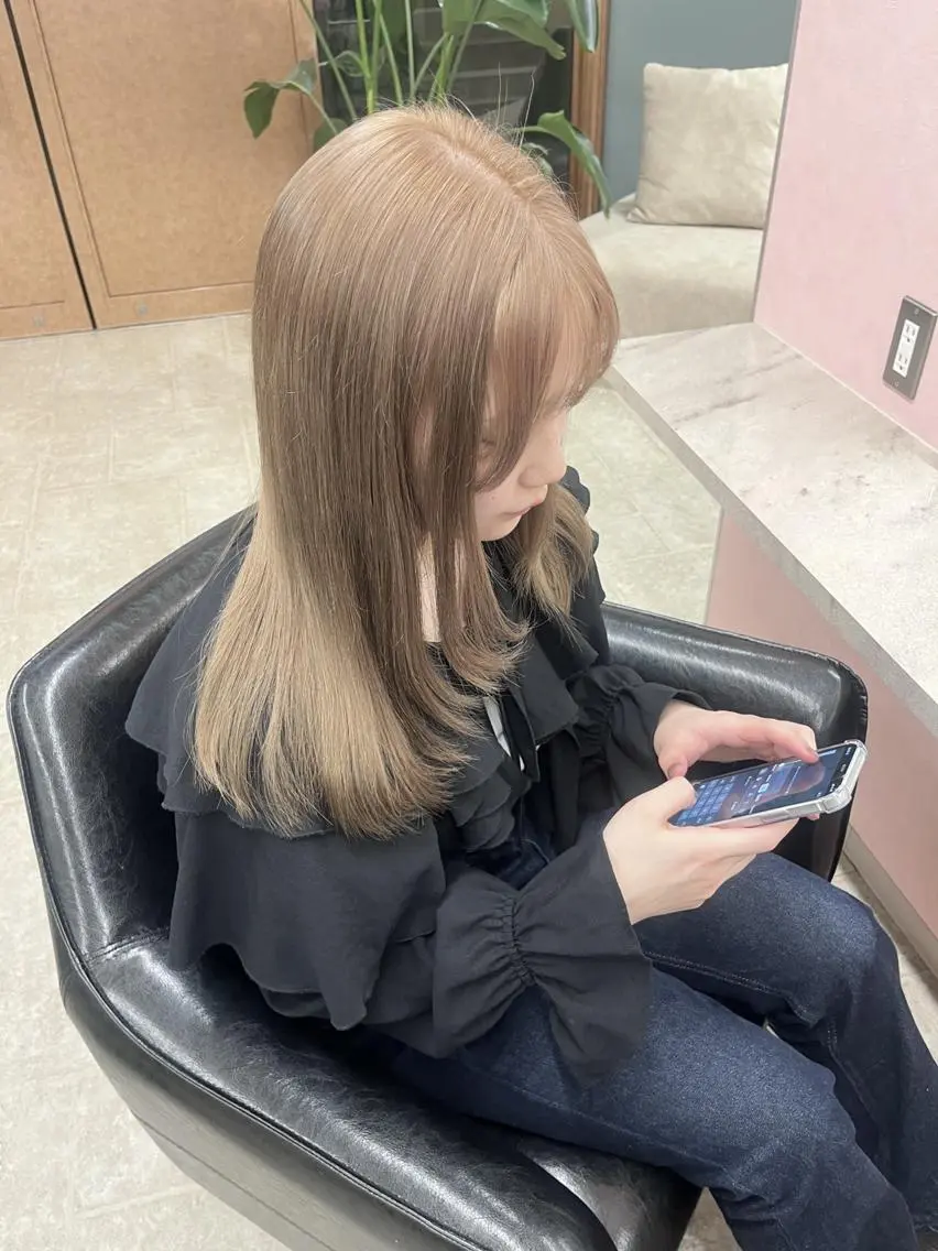 セミロング ヘアカラー MATTY rioのヘアスタイル