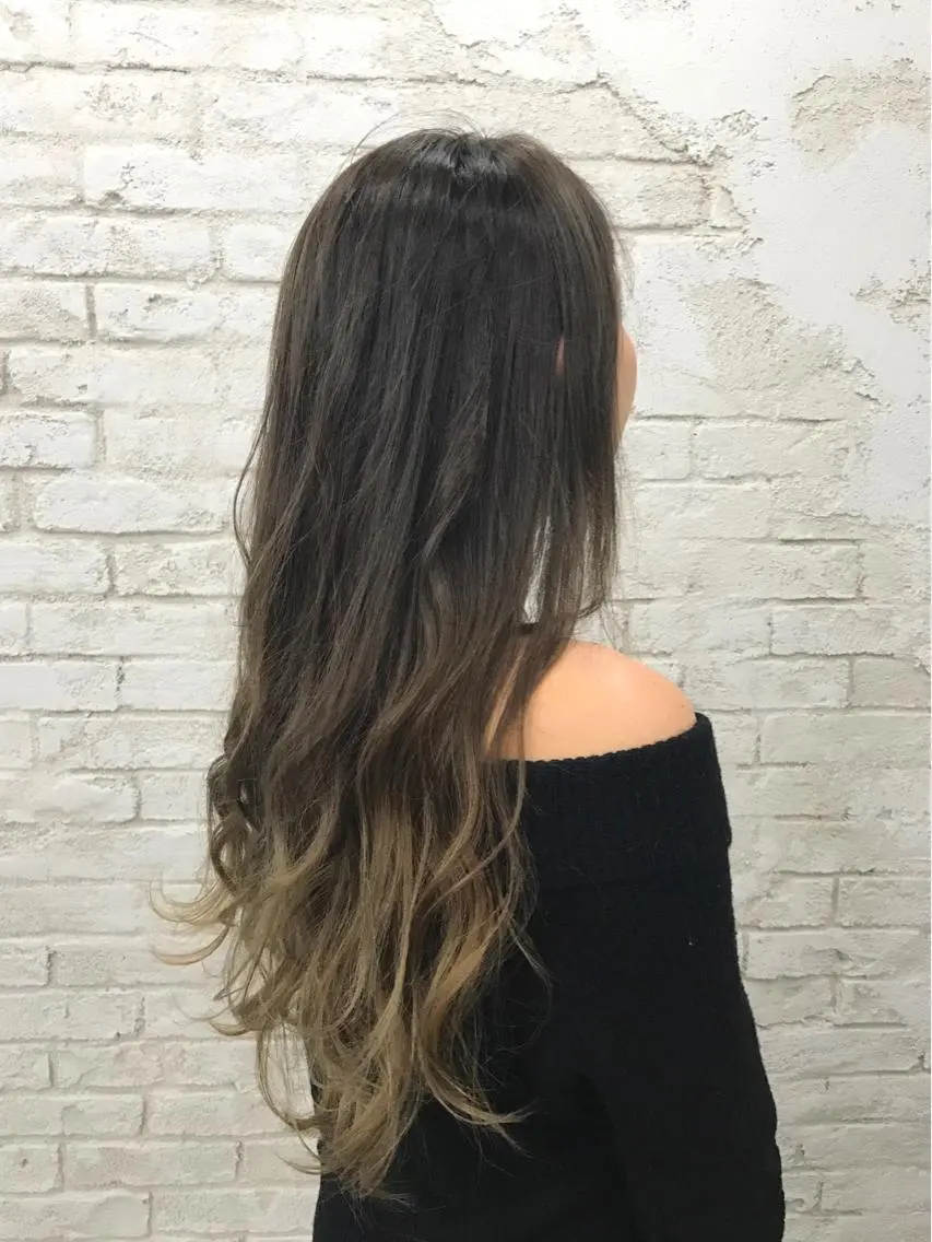ロング カラー パーマ ヘアアレンジ グラデーションカラー グレージュ イルミナカラー 韓国ヘア✨グレージュ カラーasamiのヘアスタイル