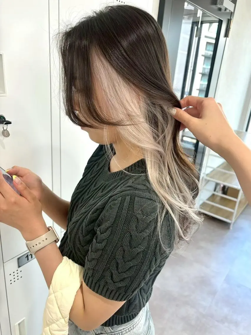 セミロング カラー グラデーションカラー 🎀ブリーチ ハイト ーン ♡Kanon♡のヘアスタイル