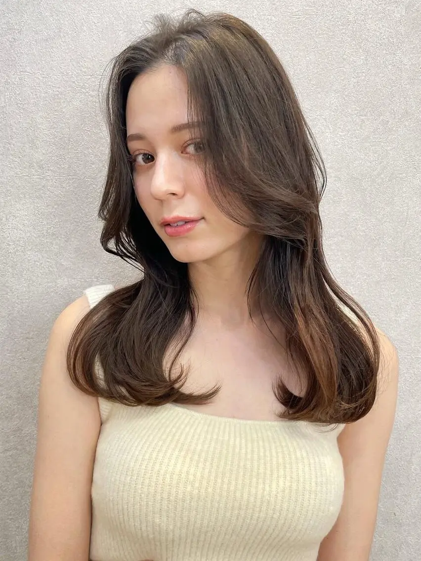 ロング カラー 顔周りカット 韓国風ヘア Akane レイヤー/艶カラーのヘアスタイル