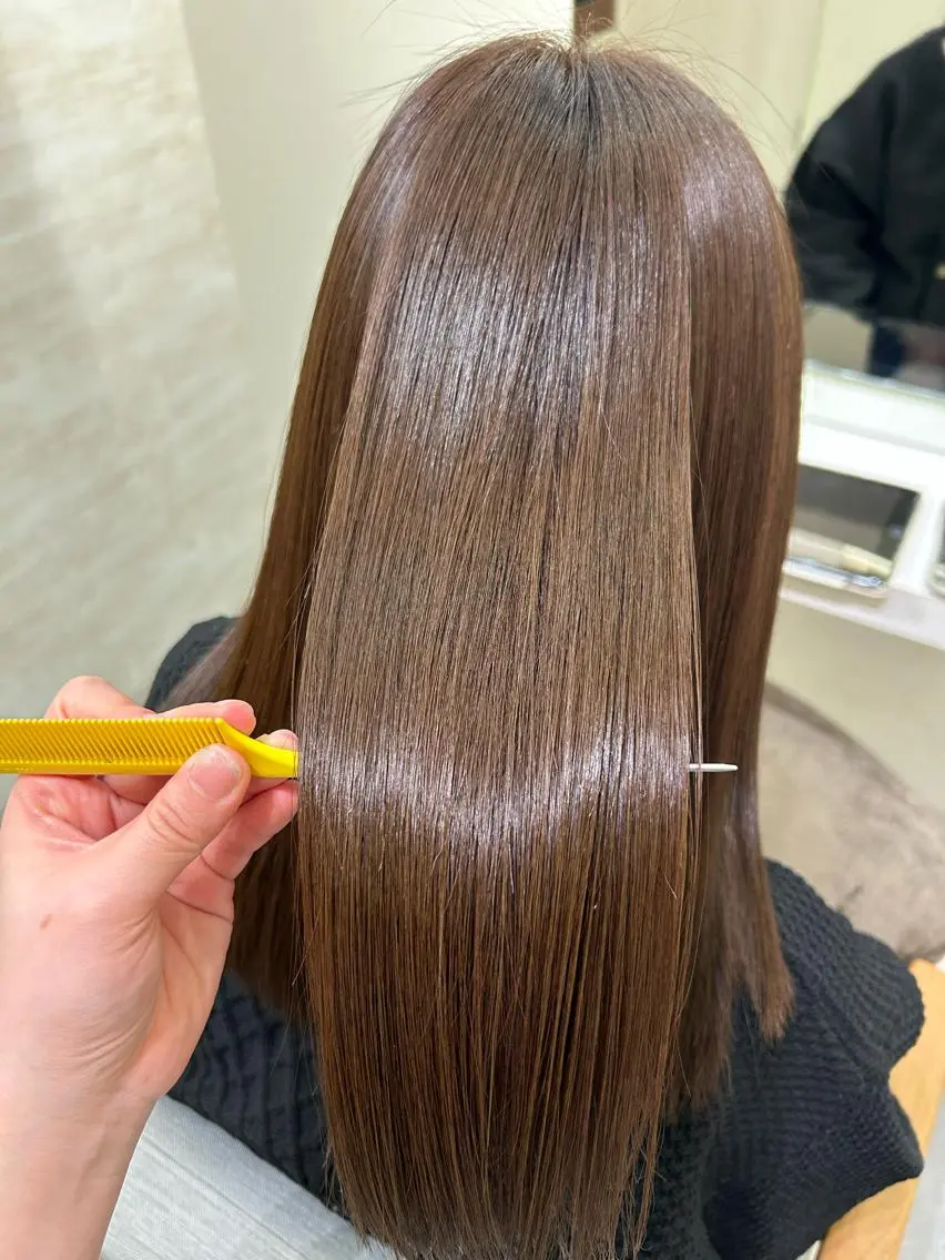 セミロング カラー ヘアアレンジ カット ヘアカラー トリートメント 髪質改善&艶感カラー 🪄岡井美結のヘアスタイル