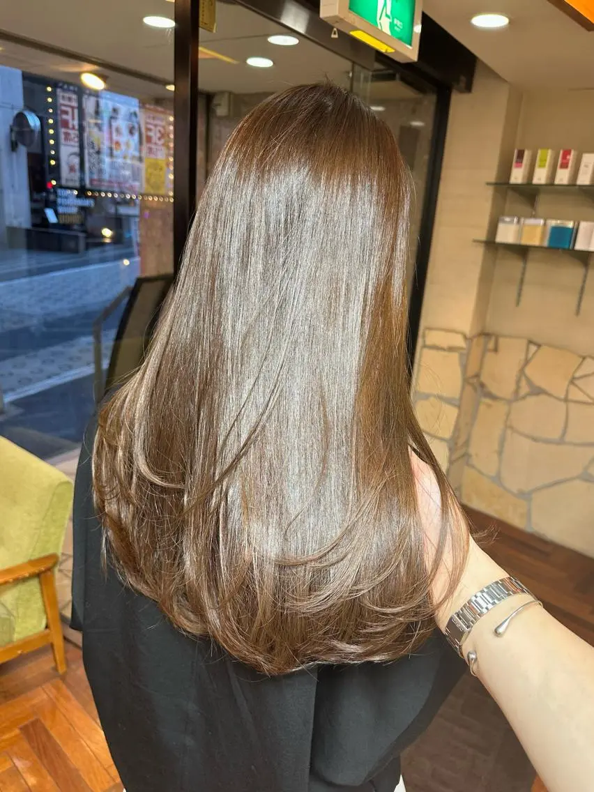 ロング カラー ベージュカラー ブリーチ ブリーチなしカラー 矢野 晃平のヘアスタイル
