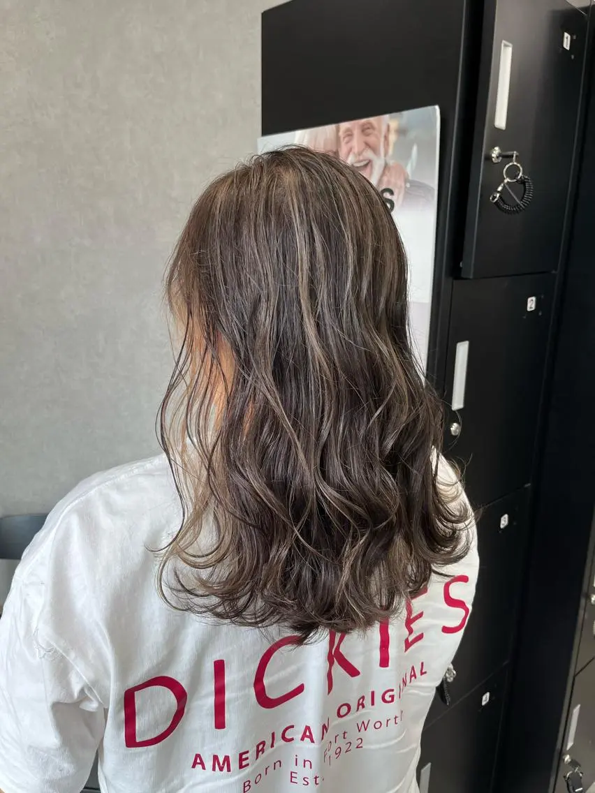 セミロング カラー カット ヘアカラー トリートメント 菊地 旬のヘアスタイル