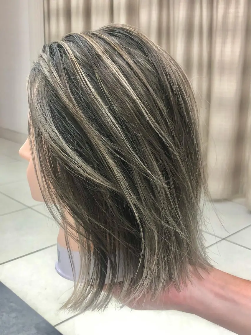 セミロング カラー ヘアカラー トリートメント 渕向 克海のヘアスタイル