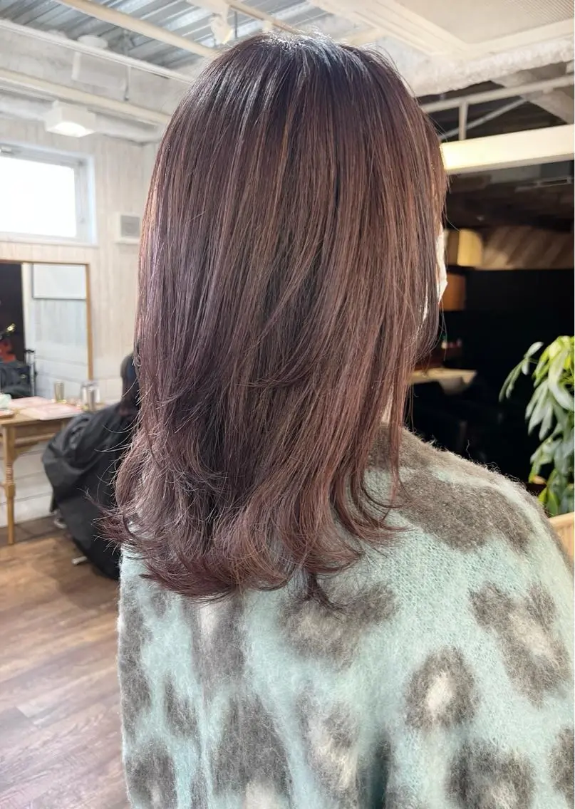 セミロング カラー ダブルカラー イヤリングカラー ハイライトカラー イルミナカラー インナーカラー ヘアカラー 初めてでも失敗しない 透明感カラー Miiのヘアスタイル