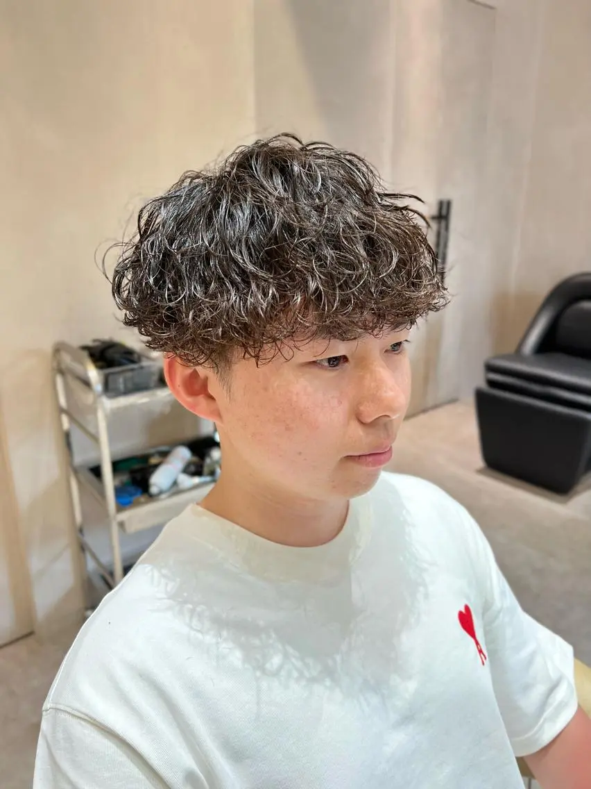 ショート パーマ メンズ カット パーマ トリートメント 波巻きスパイラルパー マ/シャドウパーマ駿のヘアスタイル