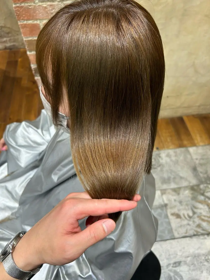 ミディアム カラー パーマ ブリーチ ケアブリーチ ダブルカラー イヤリングカラー ハイライトカラー カット ヘアカラー 縮毛矯正 トリートメント 銀座✨レイヤーカット 顔まわり/坂本亜裟海のヘアスタイル