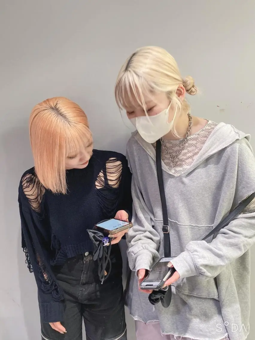 ミディアム カラー ベージュカラー ブリーチ ハイトーンカラー ハイトーンベージュ ミルクティーベージュ 心斎橋/ブリーチ minamiのヘアスタイル