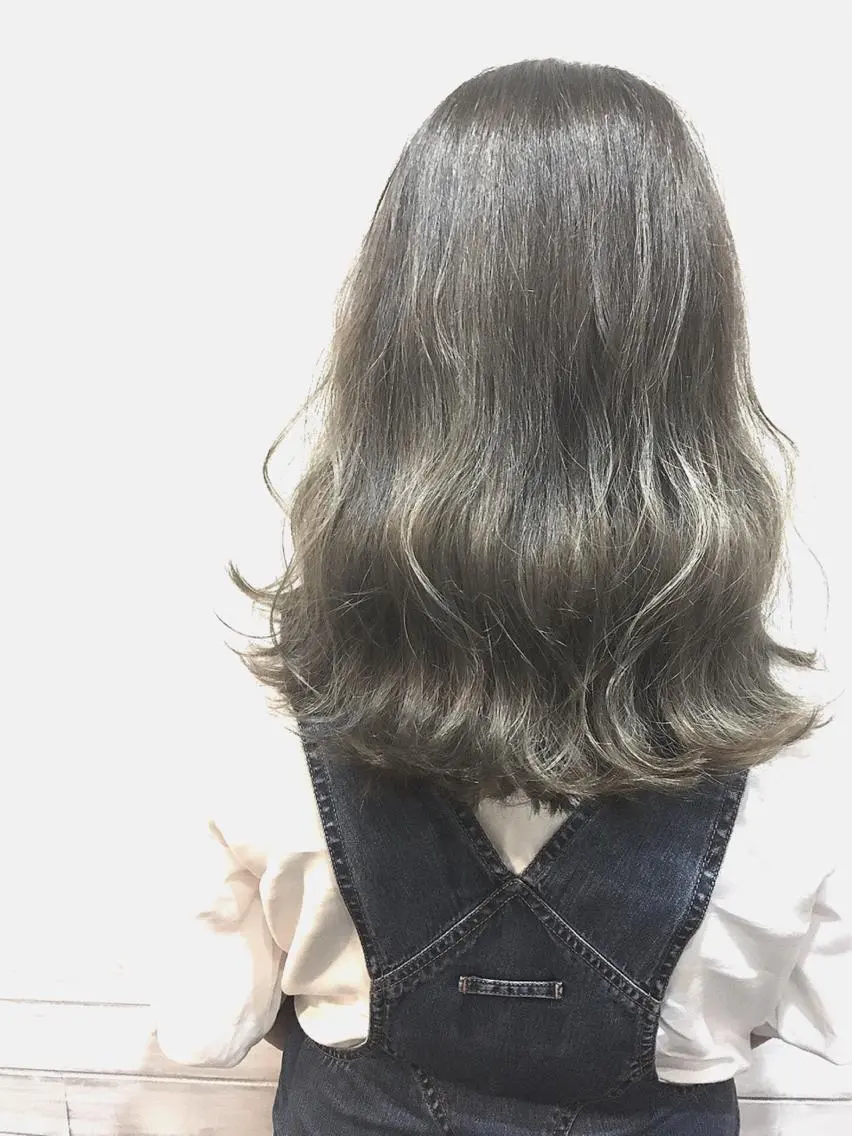 セミロング アッシュ カラー特化サロン茶屋 町Furukuboのヘアスタイル