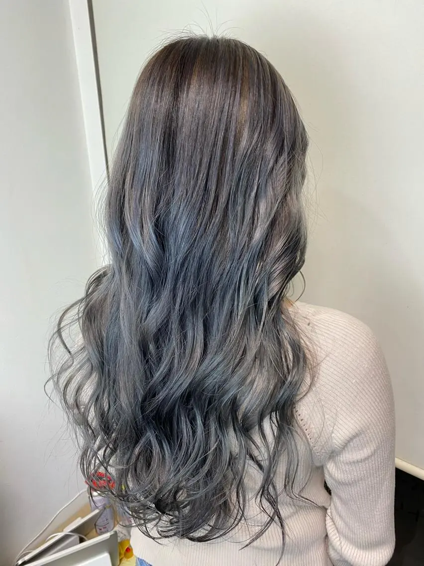 ロング カラー カット ブリーチカラー🫧 森　凪沙のヘアスタイル