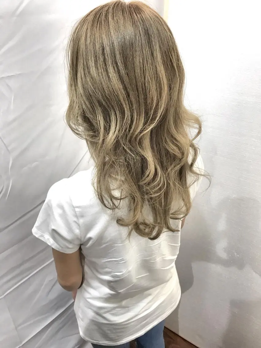 セミロング カラー TAKAHASHI LEAPSのヘアスタイル