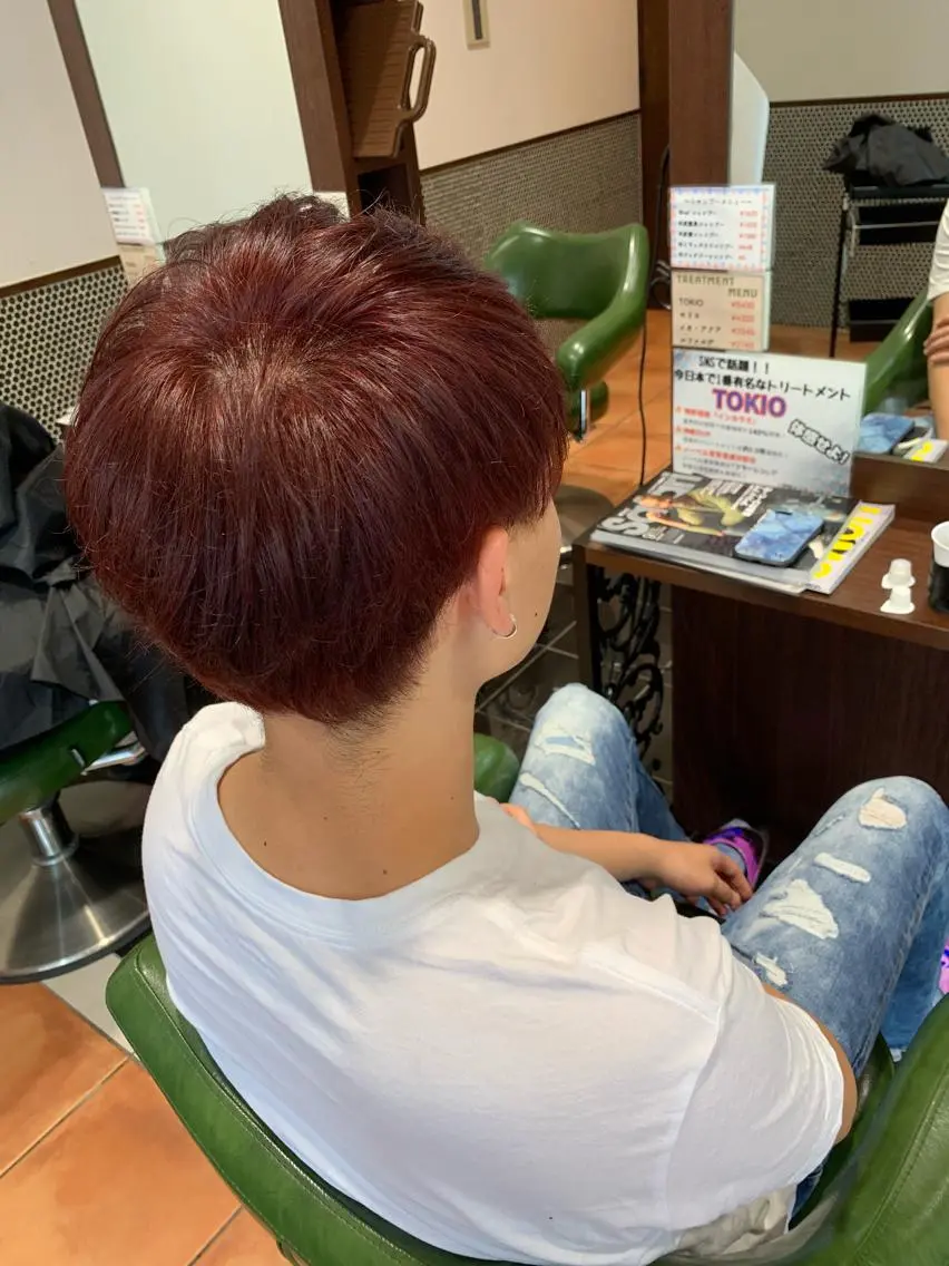 ショート ヘアカラー カラーリスト菅澤 岳のヘアスタイル