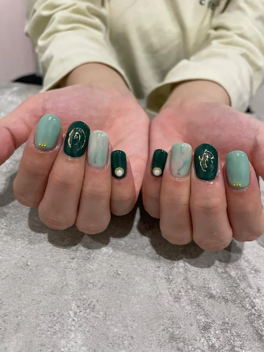 ネイル 持ち込み Raviliss ♡のネイルデザイン