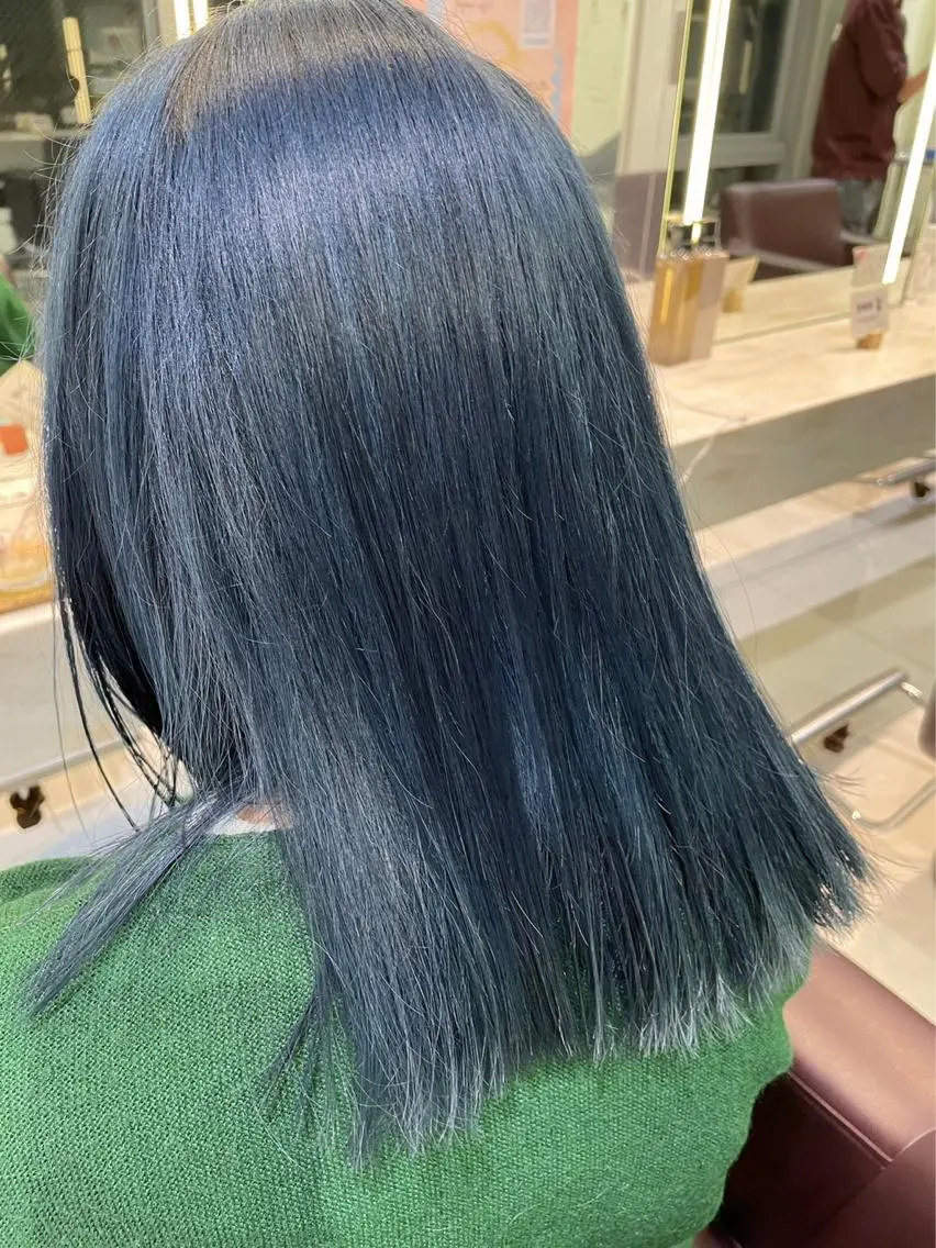 セミロング カラー 似合わせレイヤー 海外風レイヤーmioのヘアスタイル