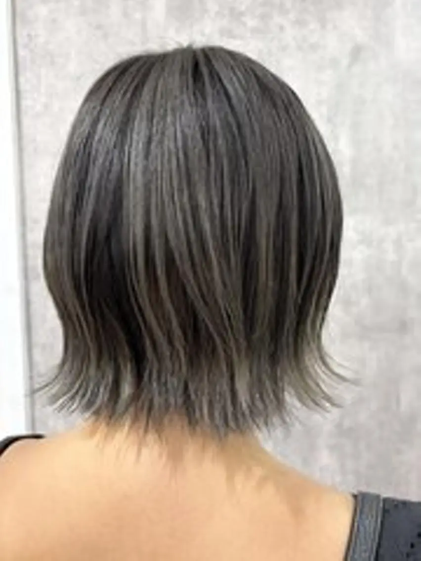 ミディアム 正分 真美のヘアスタイル
